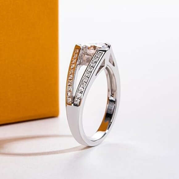 1cttw Triangle-Shape Moissanite D Color VVS1 Clarity Silver Wedding Ring - Picture 6 of 6